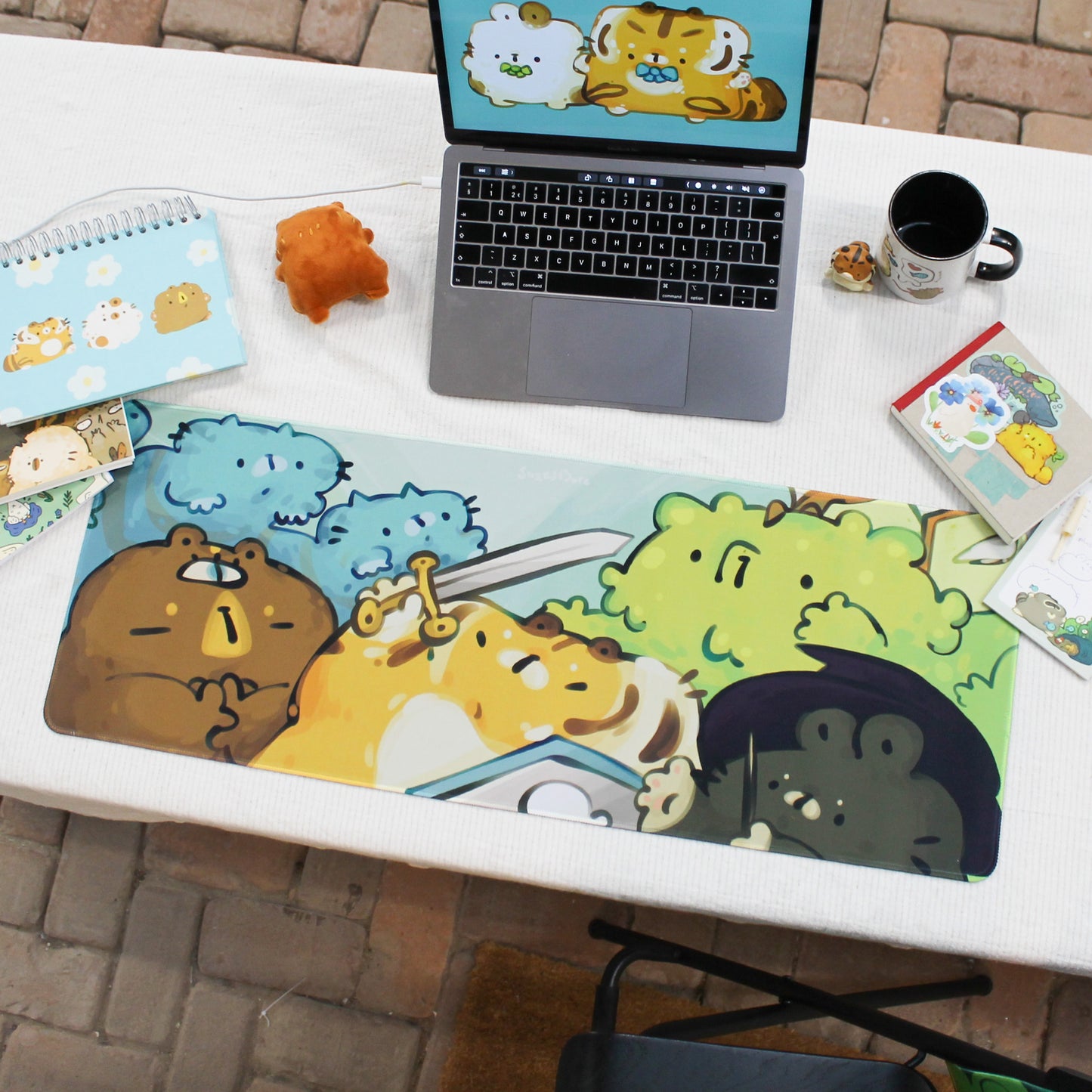 Fantastic Chonks Deskpad