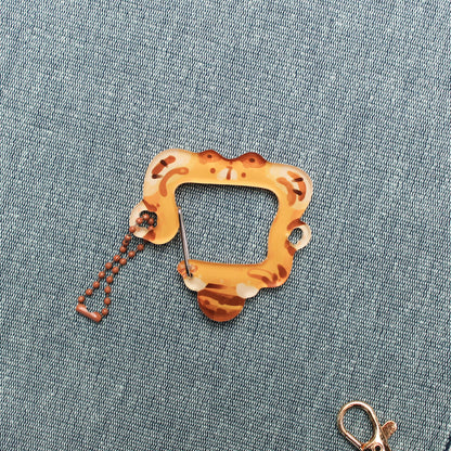 Wonky Chonky Tiger Carabiner